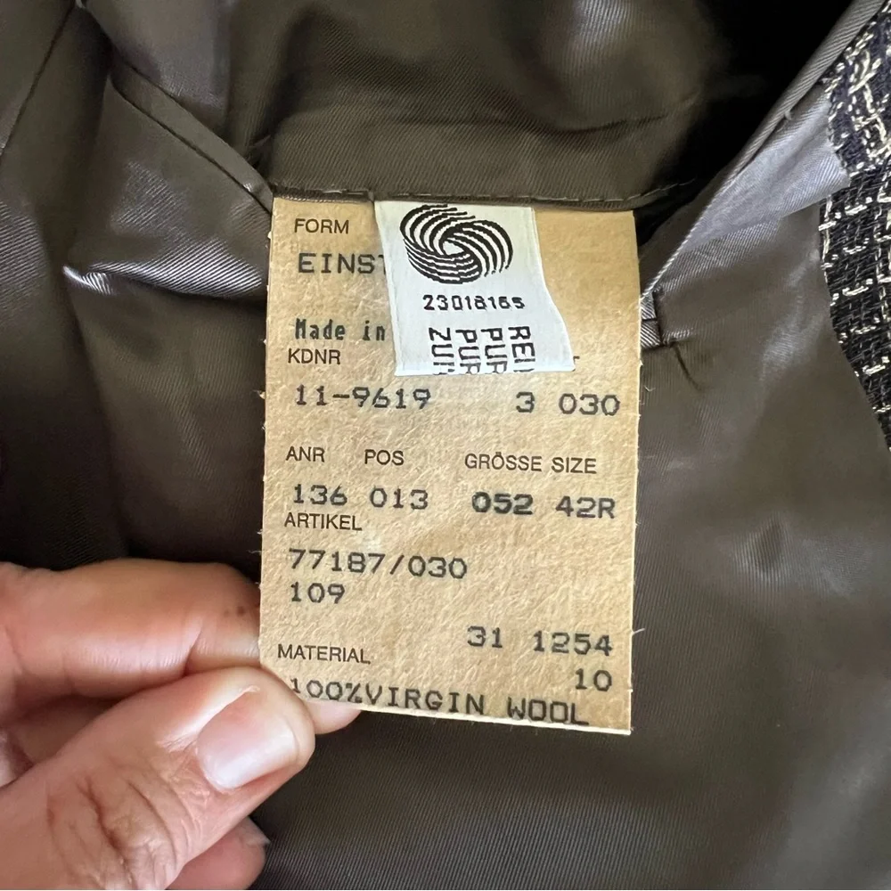 Hugo Boss Men's Black and Brown Checkered Blazer 100% Wool Size 42R